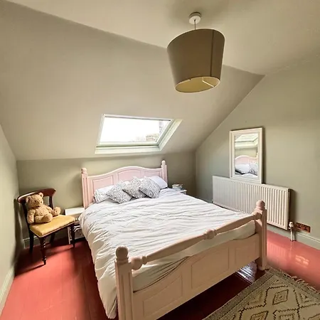 Stunning 5bed House With Cosy Outdoor Spaces *