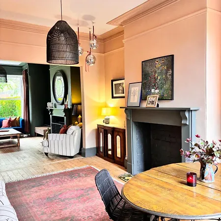 Stunning 5bed House With Cosy Outdoor Spaces Leeds (West Yorkshire)