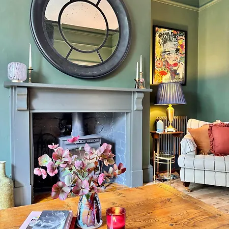 Stunning 5bed House With Cosy Outdoor Spaces Apartment Leeds (West Yorkshire)