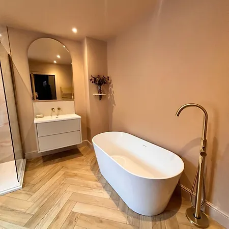 Apartment Stunning 5bed House With Cosy Outdoor Spaces