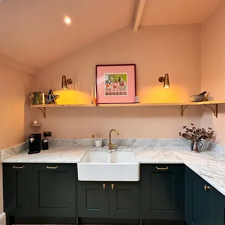 Stunning 5bed House With Cosy Outdoor Spaces