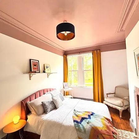 Stunning 5bed House With Cosy Outdoor Spaces شقة ليدز